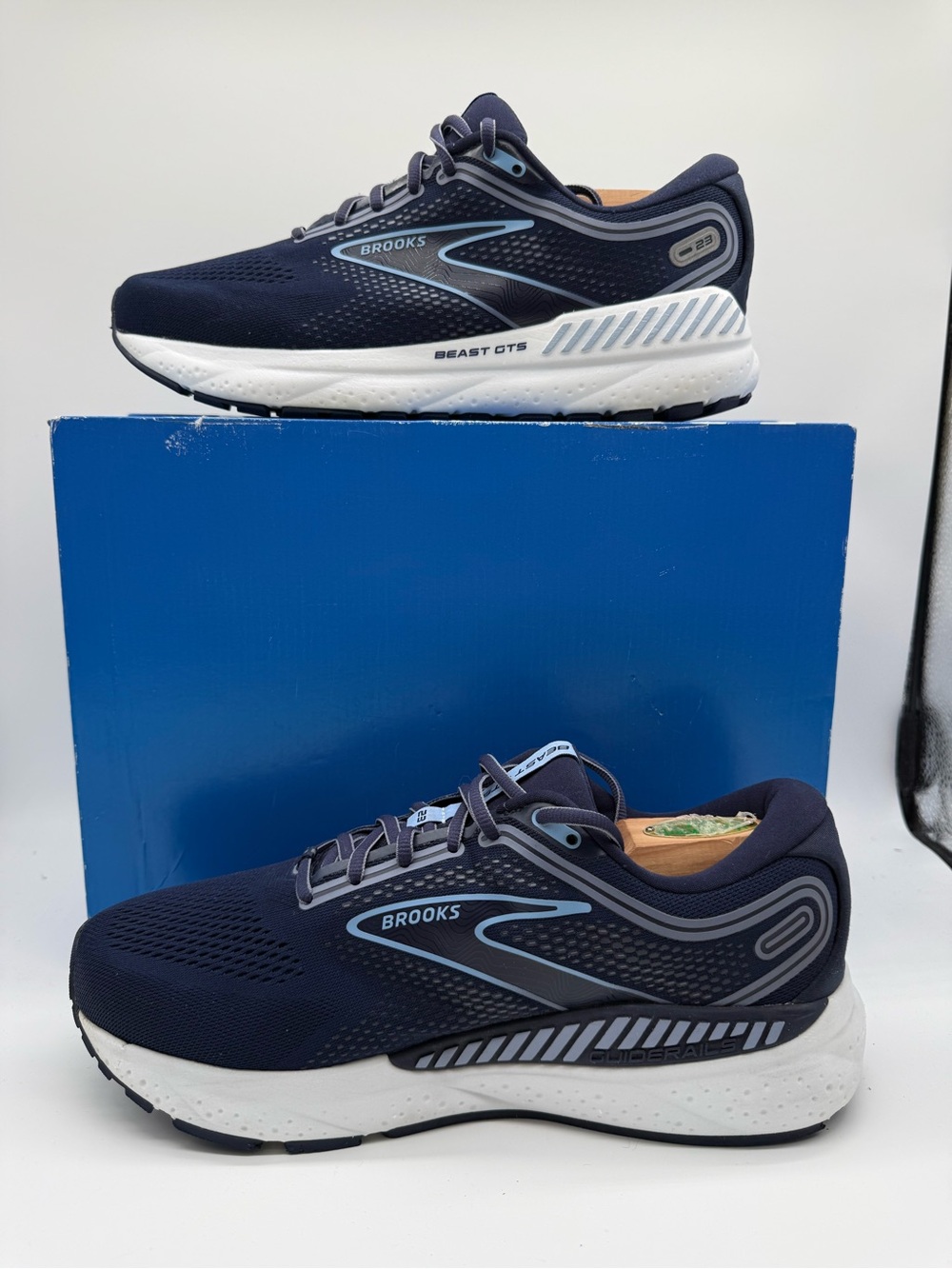 Brooks Beast GTS 23 Men’s Running Shoes Sz US 9,5 |4E Extra Wide